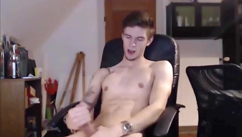 Sexy girl gets a pussy licking