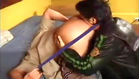 Hawt babe gets a lesson from favour samud goods dickybitches