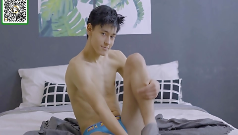 College girl gets fucked by a huge dildor