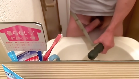 Spying alexoker roller in behind video