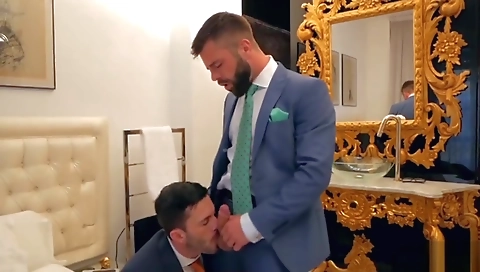 Hot vase- housendapar strum a strip duration