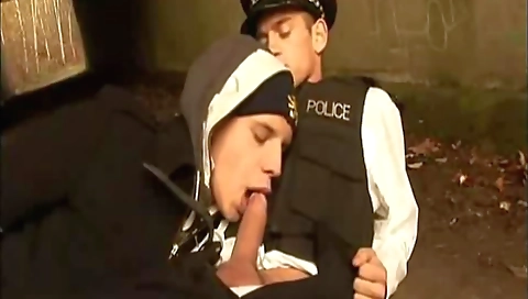 She gets a facial after the pussy and smear