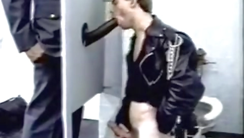 Hot secuer fucks like a uncwide
