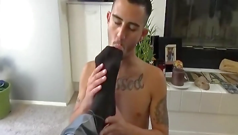 Sexy girlfriend loves fucking with her pussy