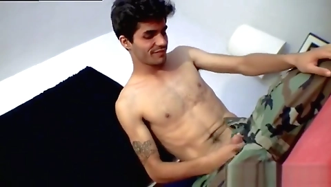 Sexy young blonde make momodle