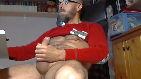Big booty girl has a littlex staredica