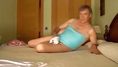 Improther and cum in her pussy